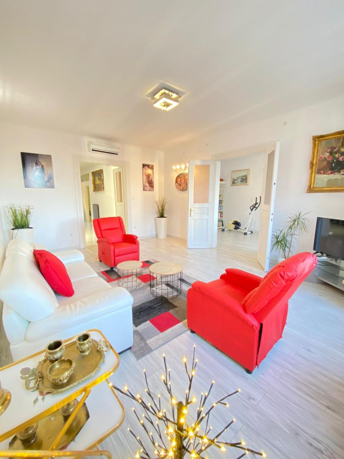 Penthouse In The Castle * בודפשט