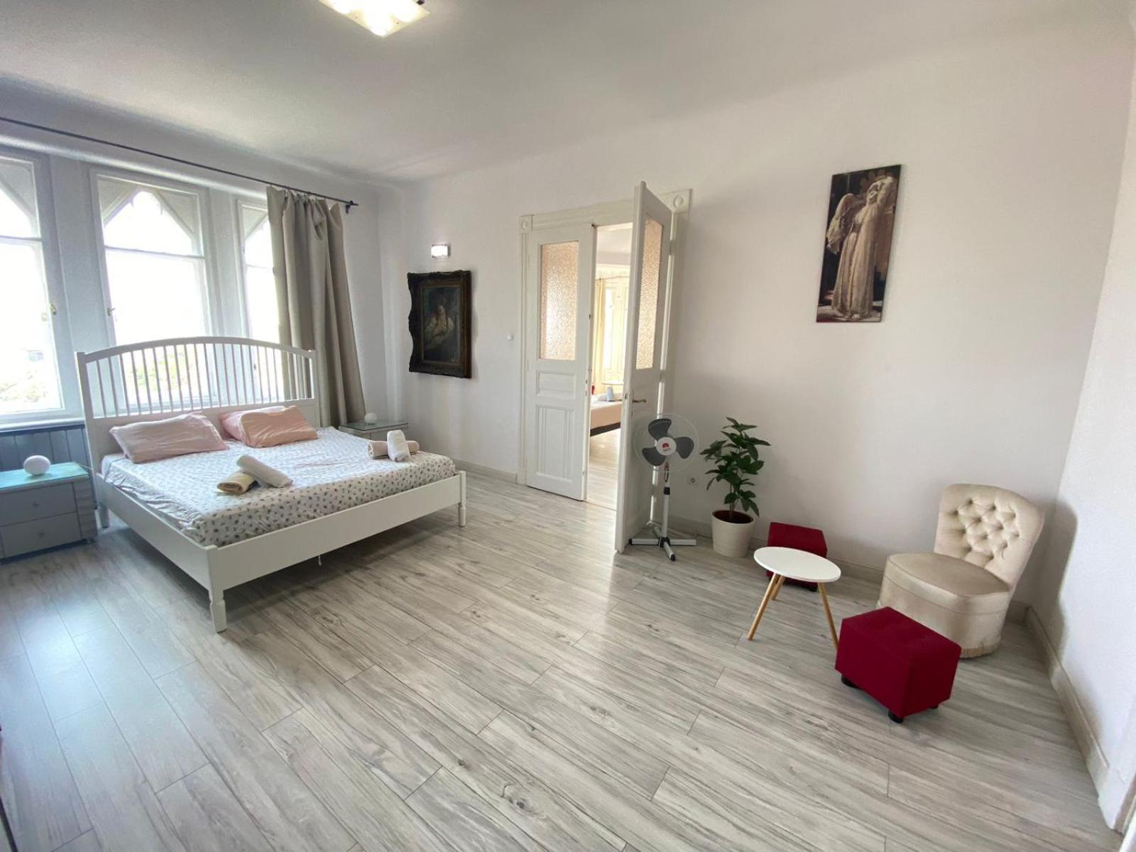Penthouse In The Castle דירה *