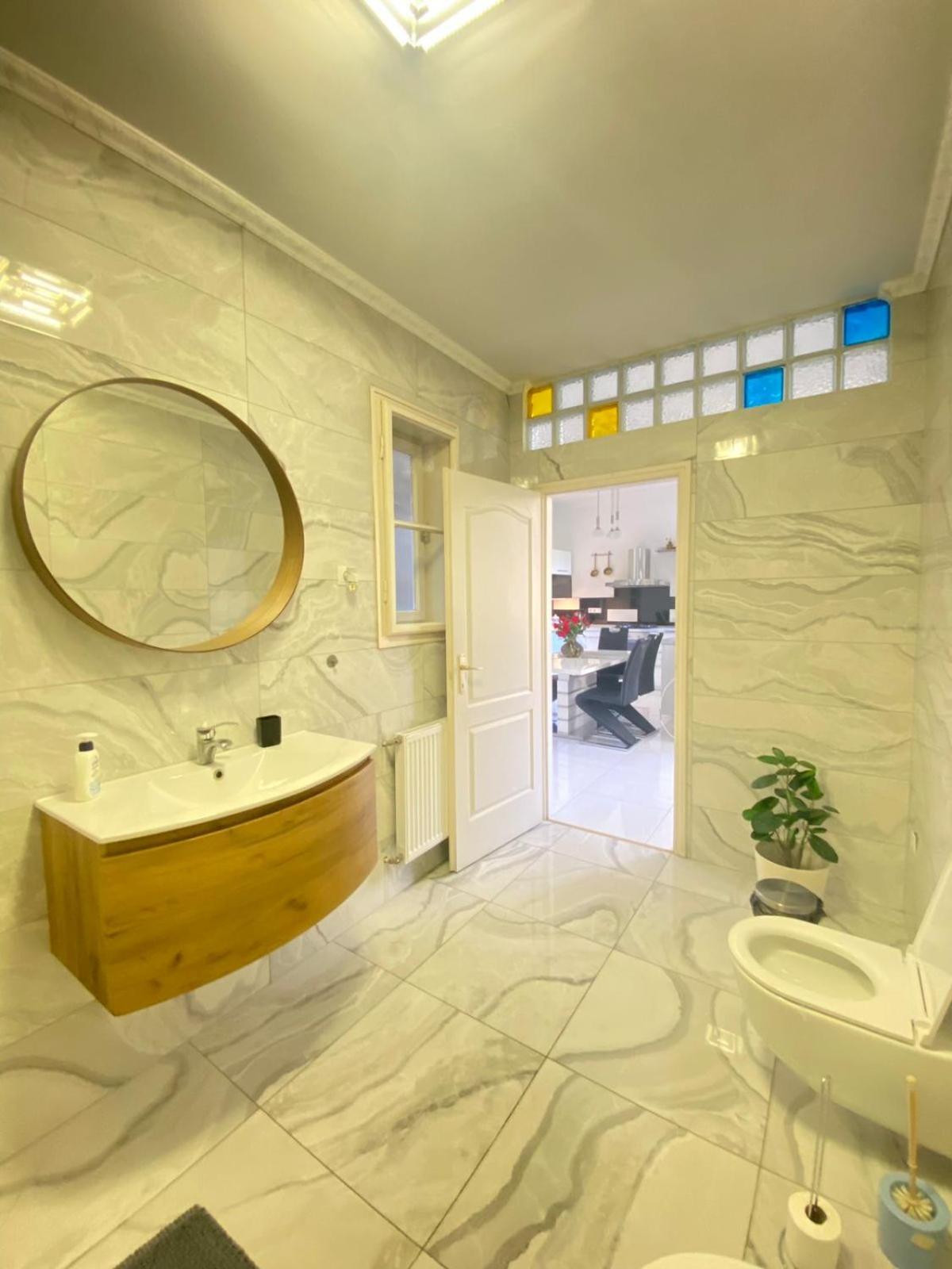 Penthouse In The Castle *